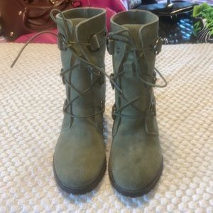 Skechers boots lace up